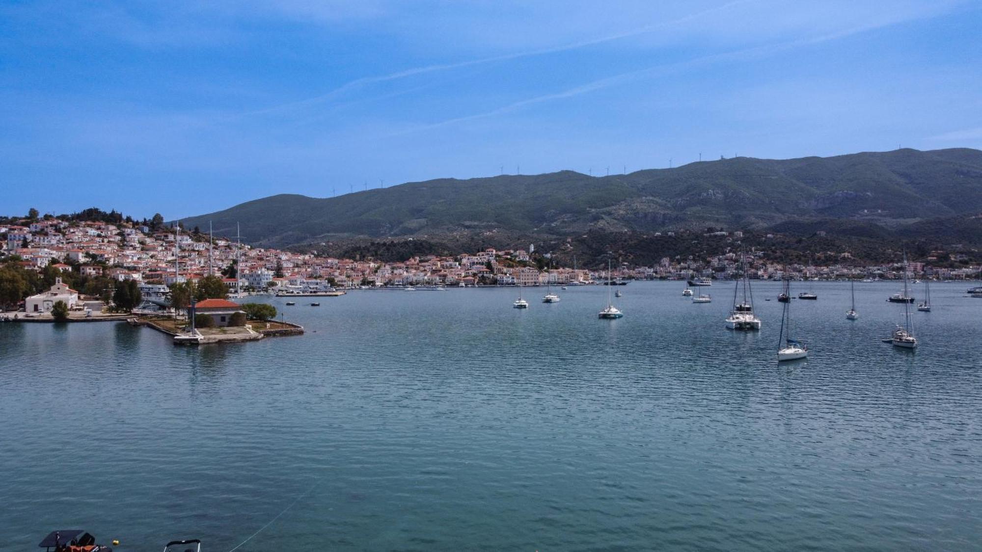 Villa Irene Poros Town Bagian luar foto